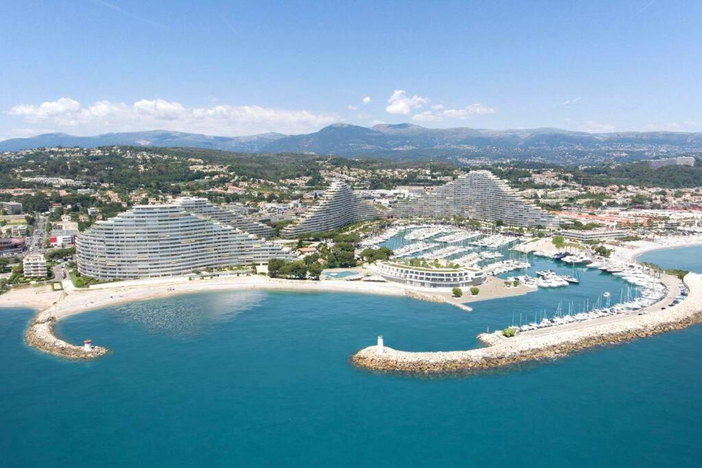 Port Marina - Parking Prive, Climatise Au Ducal Appartement *